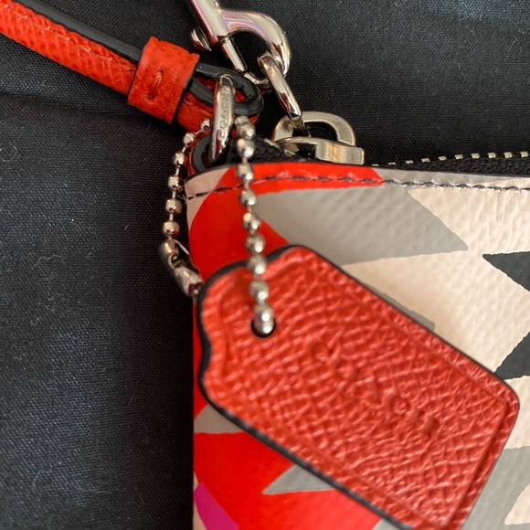 Coach vibrant patterned wristlet - Picture 5 of 10